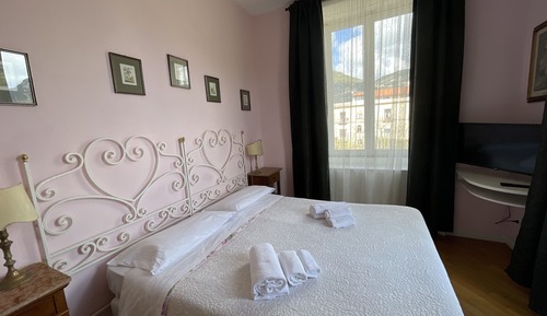 Habitación triple estándar, 1 cama doble con sofá cama