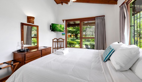 Habitación Confort, 1 cama de matrimonio grande, no fumadores, vistas al jardín