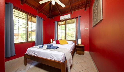 Villa clásica, 2 habitaciones, cocina básica, vistas al jardín
