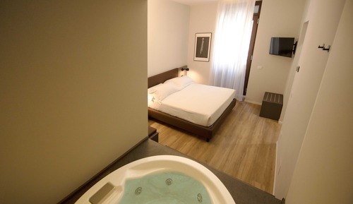 Suite con Jacuzzi | Dependance