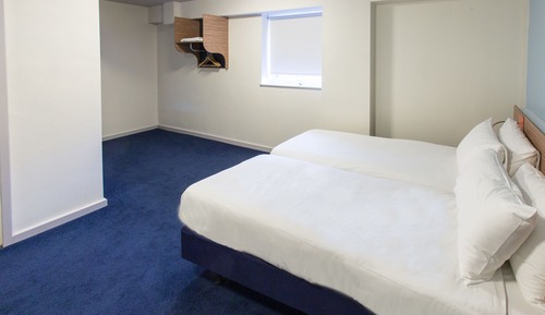 Habitación con 1 cama doble o 2 individuales, accesible para personas con discapacidad