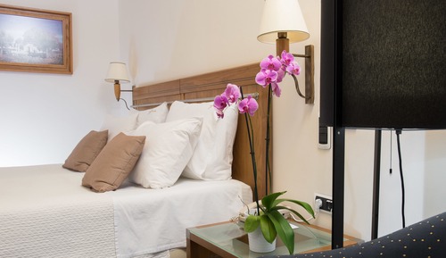 Habitación familiar, vistas al jardín, junto a la piscina