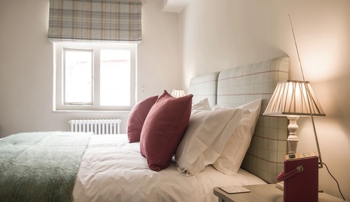 Habitación superior con 1 cama doble o 2 individuales