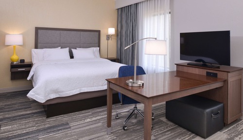 Estudio, 1 cama de matrimonio grande, no fumadores, frigorífico y microondas