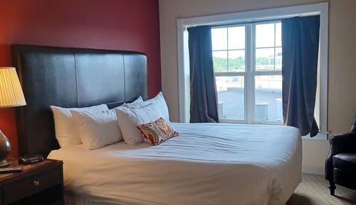 Suite Deluxe, varias camas, bañera de hidromasaje, vistas a la ciudad