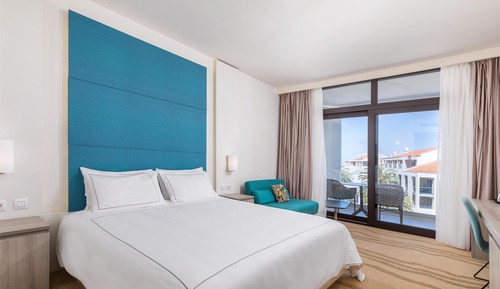 Habitación superior, vistas al jardín