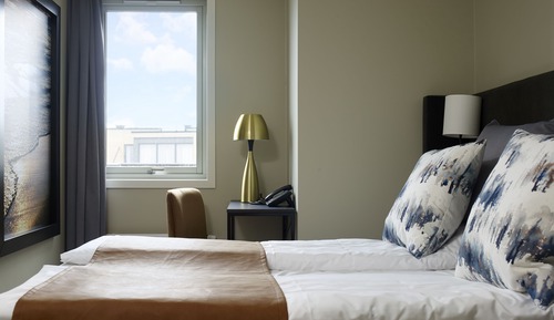 Suite superior, varias camas (Suite with balcony and sea view)