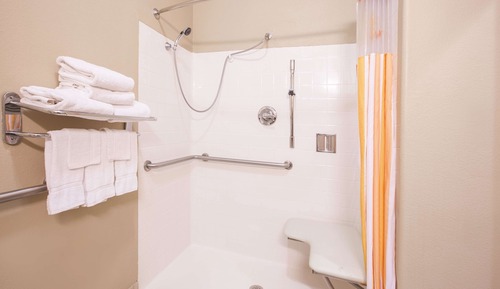 Habitación, 1 cama de matrimonio grande, accesible para personas con discapacidad (Bathtub)