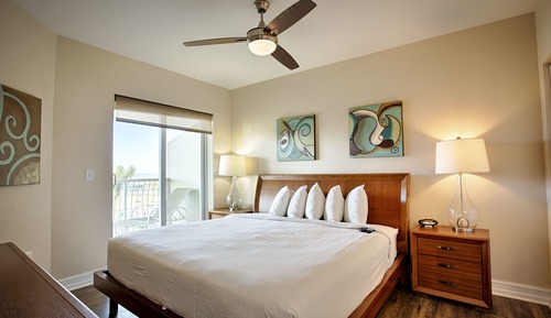Suite, 1 cama de matrimonio grande, vistas a la piscina (1 Bedroom Suite)