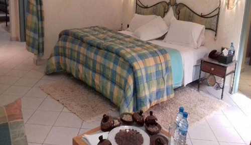 Suite, 1 cama de matrimonio grande, vistas al jardín