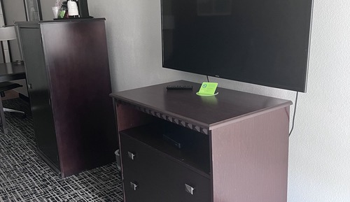 Habitación ejecutiva, 1 cama de matrimonio grande, no fumadores (Mobility/Hearing, Roll-In-Shower)