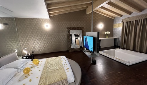 Suite presidencial, 1 cama de matrimonio grande, bañera de hidromasaje