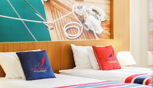 Habitación estándar con 1 cama doble o 2 individuales (4*)