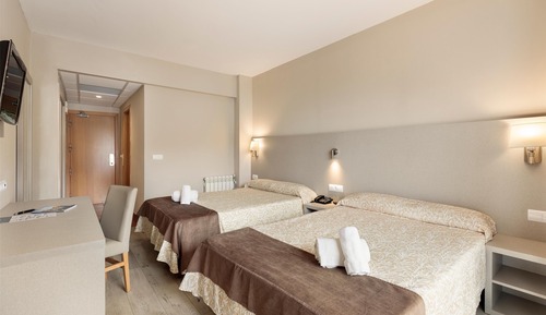 Habitación estándar, vistas al mar (3 adults and 1 child)