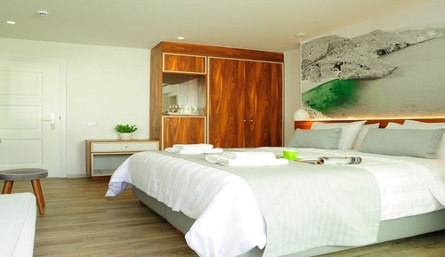 Habitación superior, vistas a la piscina