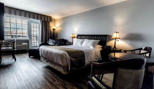Habitación superior, 1 cama de matrimonio con sofá cama, balcón, vistas parciales al lago