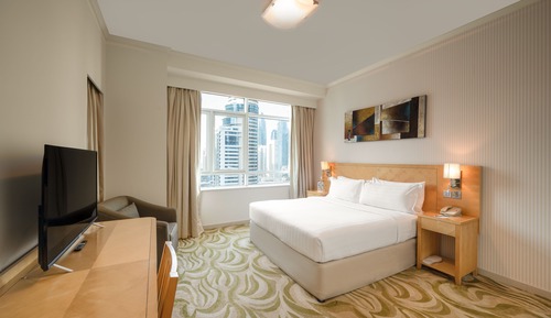 Deluxe One Bedroom Lakeview Suite