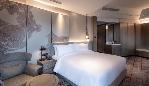 KING DELUXE ROOM