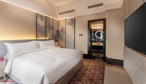 KING EXECUTIVE ROOM