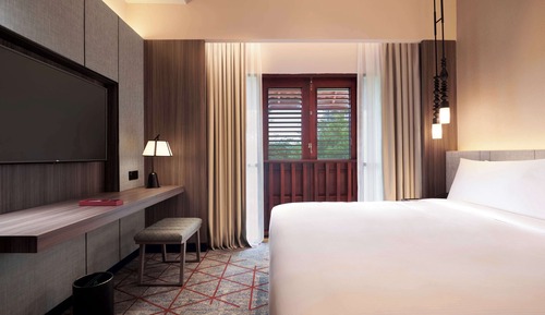 KING GUEST ROOM