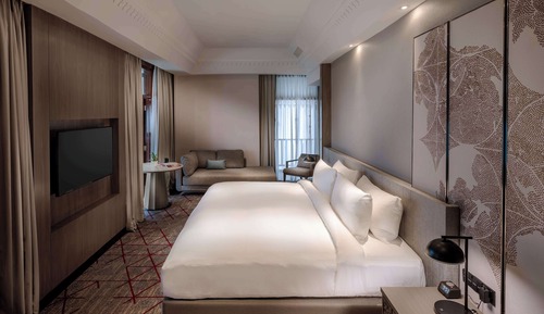 KING DELUXE SUITE