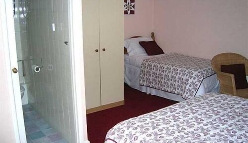 Suite, baño privado (2 adults 1 child Room 2)