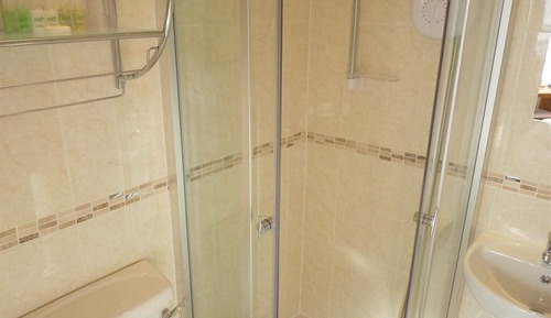 Habitación básica doble, baño privado