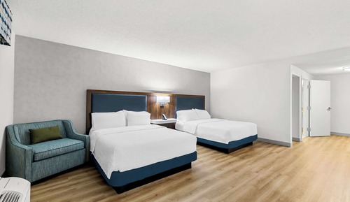 Habitación, 2 camas de matrimonio, accesible para personas con discapacidad, bañera