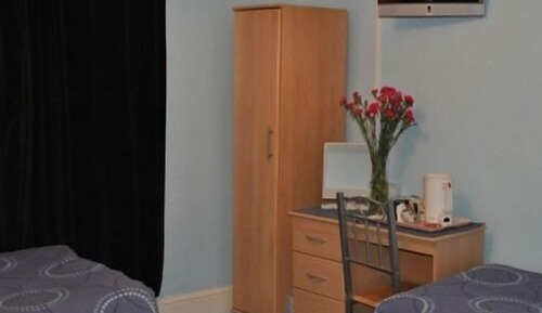 Habitación triple, baño privado