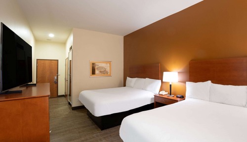 Habitación estándar, 2 camas dobles, accesible para personas con discapacidad