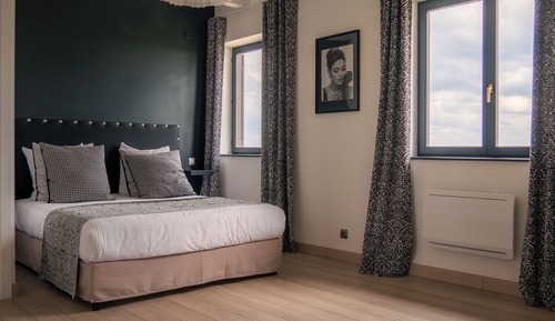 Prestige Suite with Vineyard View