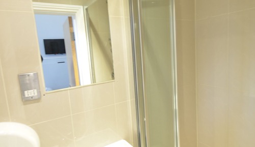 Habitación triple, baño privado
