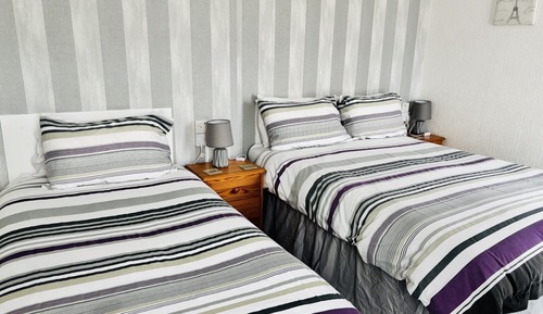 Suite, baño privado (3 - 2 Adults & 1 Child)