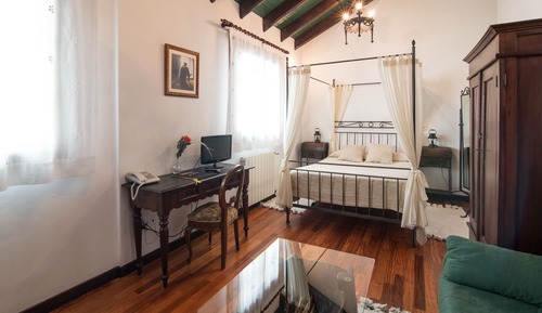 Habitación con 1 cama doble o 2 individuales, vistas a la montaña