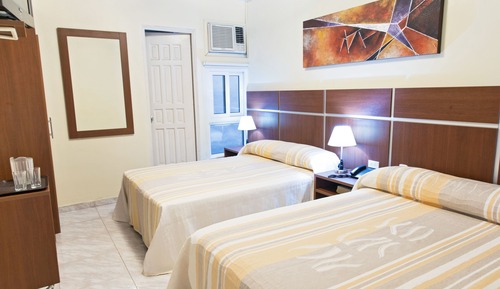 Habitación estándar doble, 2 camas dobles