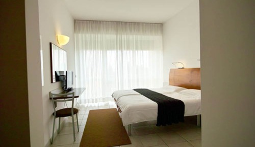 Habitación estándar doble, balcón, vistas al mar (frontal)