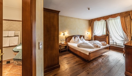 Suite (in the main building)