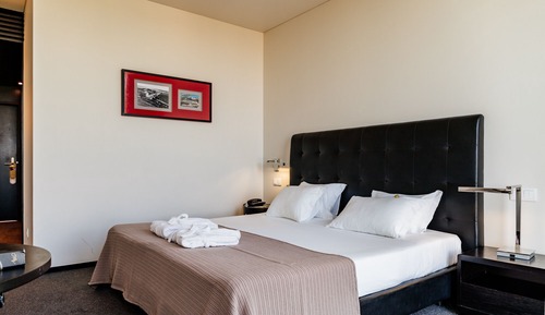 Habitación con 1 cama doble o 2 individuales (2 Adults + 1 Child)