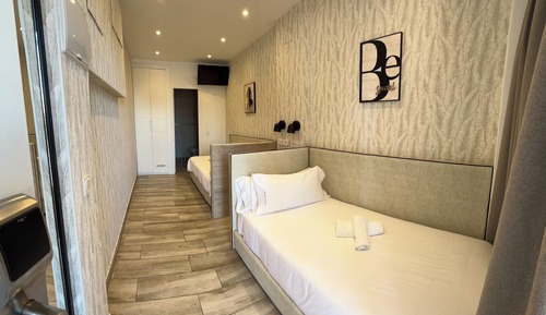 Single Room with Free Airport Shuttle