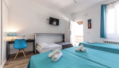 Standard Quadruple Room (with two extra beds) with Free Airport Shuttle