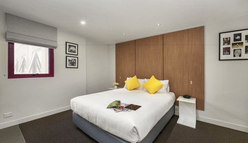 Deluxe Studio Apartment