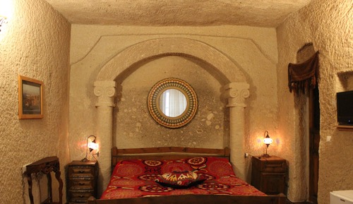 Jasmin Deluxe Cave Room