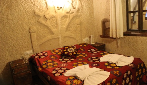 Lilac Cave Suite