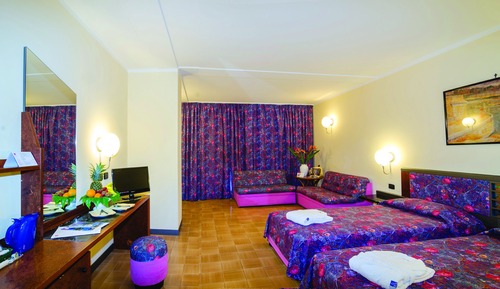Habitación cuádruple económica