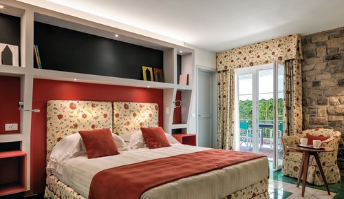 Habitación clásica con 1 cama doble o 2 individuales, vistas al jardín