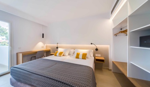 Apartamento superior, 1 habitación, vistas al mar (Select, 3 Adults + 1 Child)