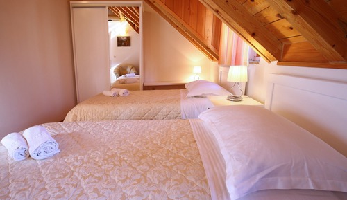 Habitación con 2 camas individuales