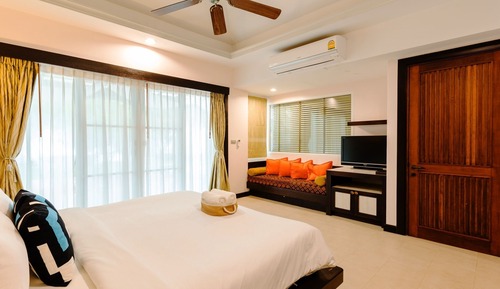 2 Bedrooms Beach Front Pool Villa