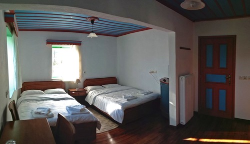 Habitación clásica con 1 cama doble o 2 individuales, 2 camas dobles