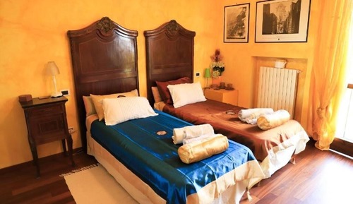 Habitación clásica con 1 cama doble o 2 individuales, vistas a la piscina